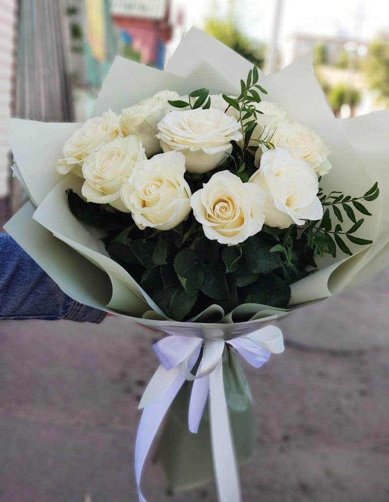 Букет Белые розы Проуд в Калиновском