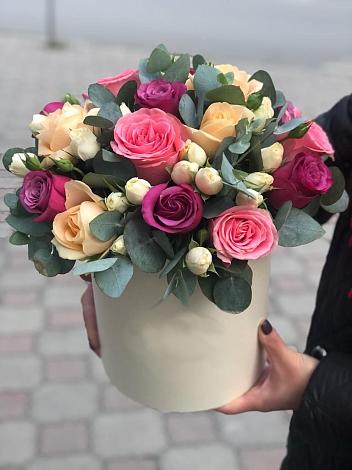 Цветочная композиция из Розы в шляпной коробке в Калиновском