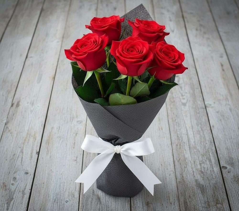 Букет 5 Красных роз Эдлесс Лав в Калиновском