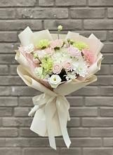 Букет цветов из:  Гвоздики, Розы, Лизиантусы и Хризантемы в Калиновском
