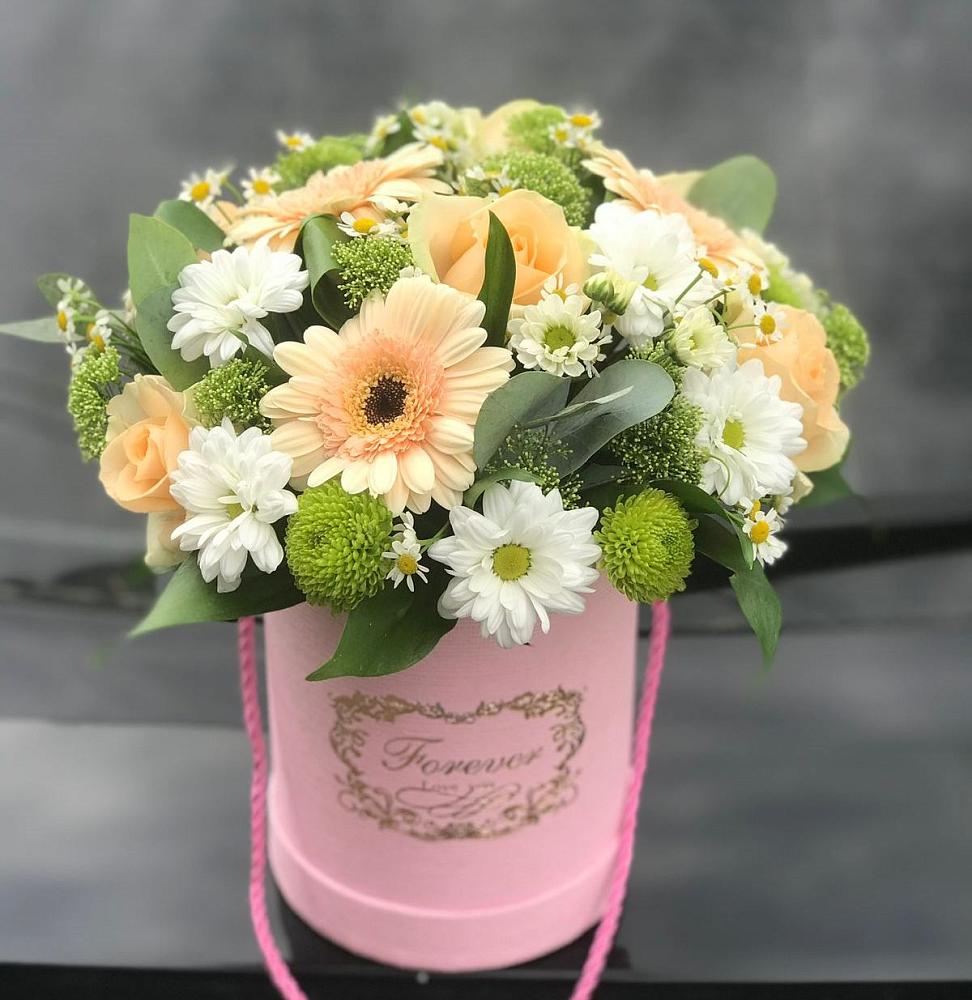 Цветочная композиция из Розы, Герберы и Хризантемы в шляпной коробке в Калиновском